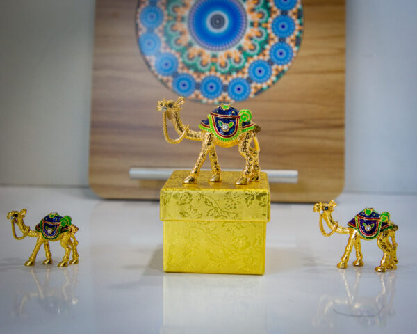 Figurine Chameau Dorée – Souvenir du Maroc (3 pièces )